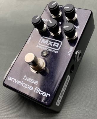 MXR M82 - Bass Envelope Filter | Long & McQuade